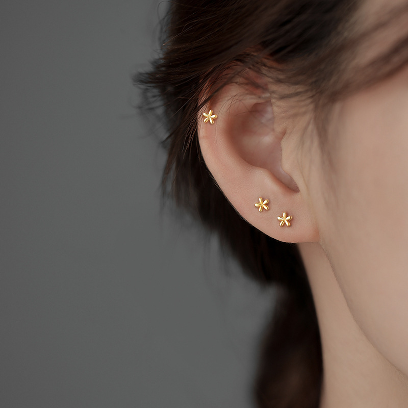 2026 New Fashion Gold Sliver Color Small Flower Stud Earring for Women Girl Simple Tiny Screw Back Piercing Earrings Jewelry