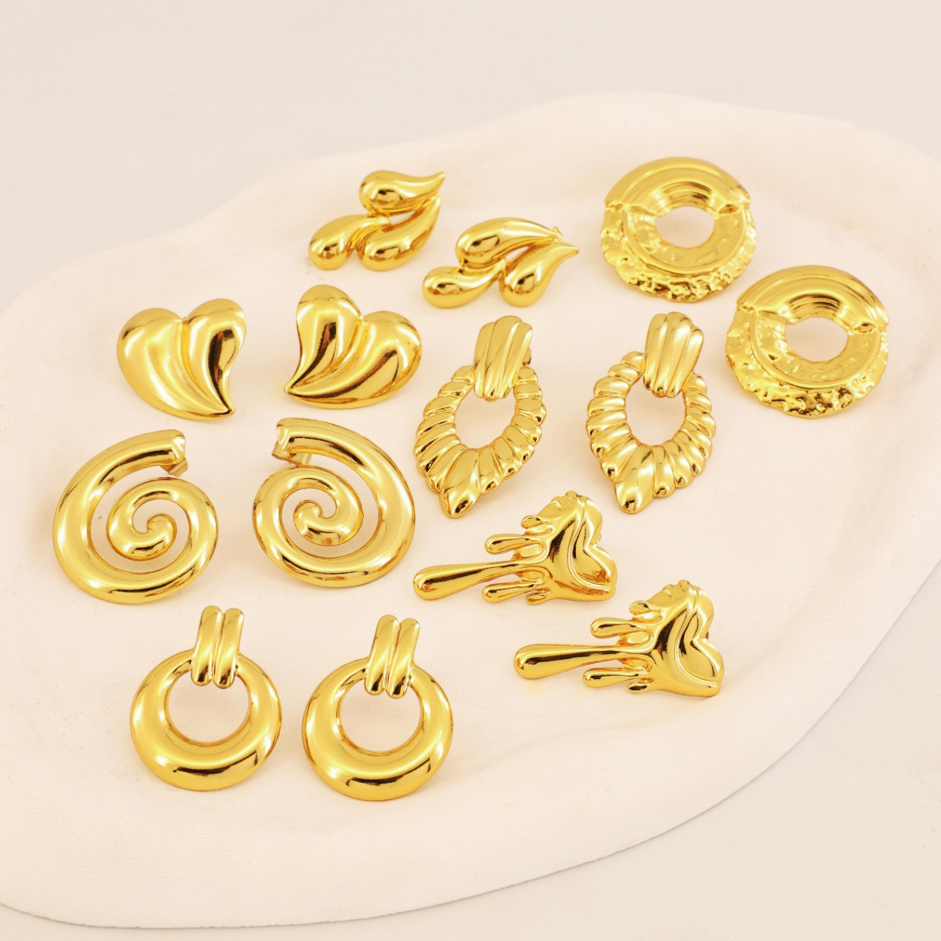 High Quality Stainless Steel Gold Plated Waterproof Stud Heart Earrings Round Circle Line Irregular Styles Geometric Earrings