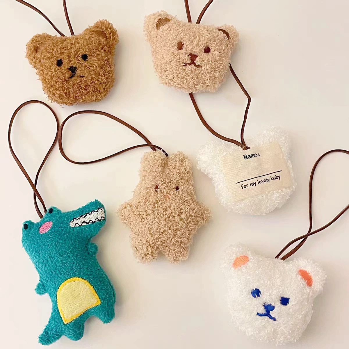 1PC Cute Baby Name Tag Cartoon Bear Doll Bag Kindergarten Backpack Pendant Baby Newborn Bag Ornaments Keyrings Bag Car Trinket
