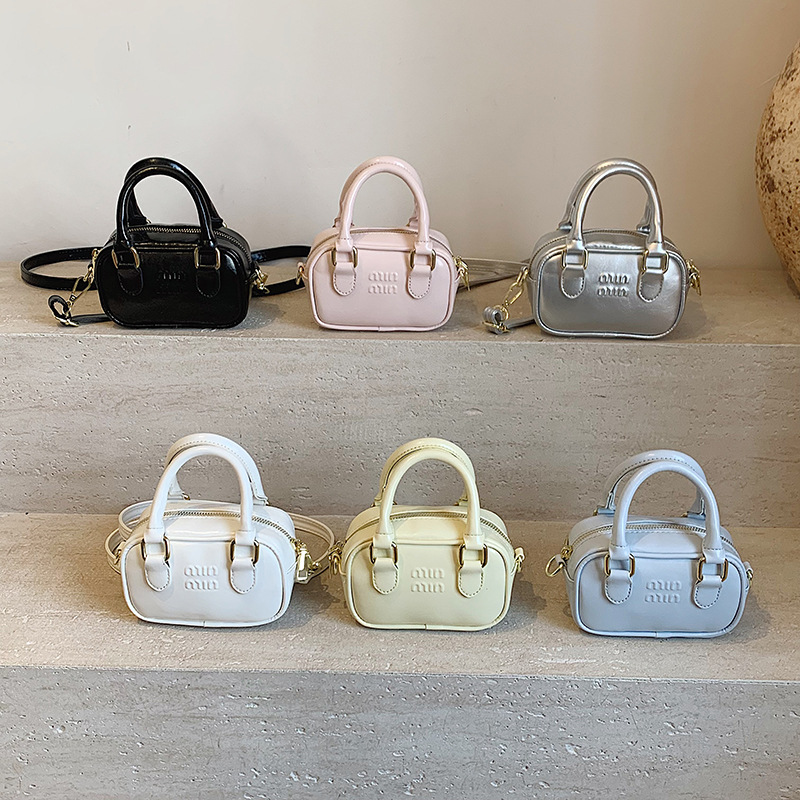 2025 New Alphabet Laser Bowling Bag Korean Edition Trendy Luxury Bag Women's Versatile Fashion Crossbody Children's Bag