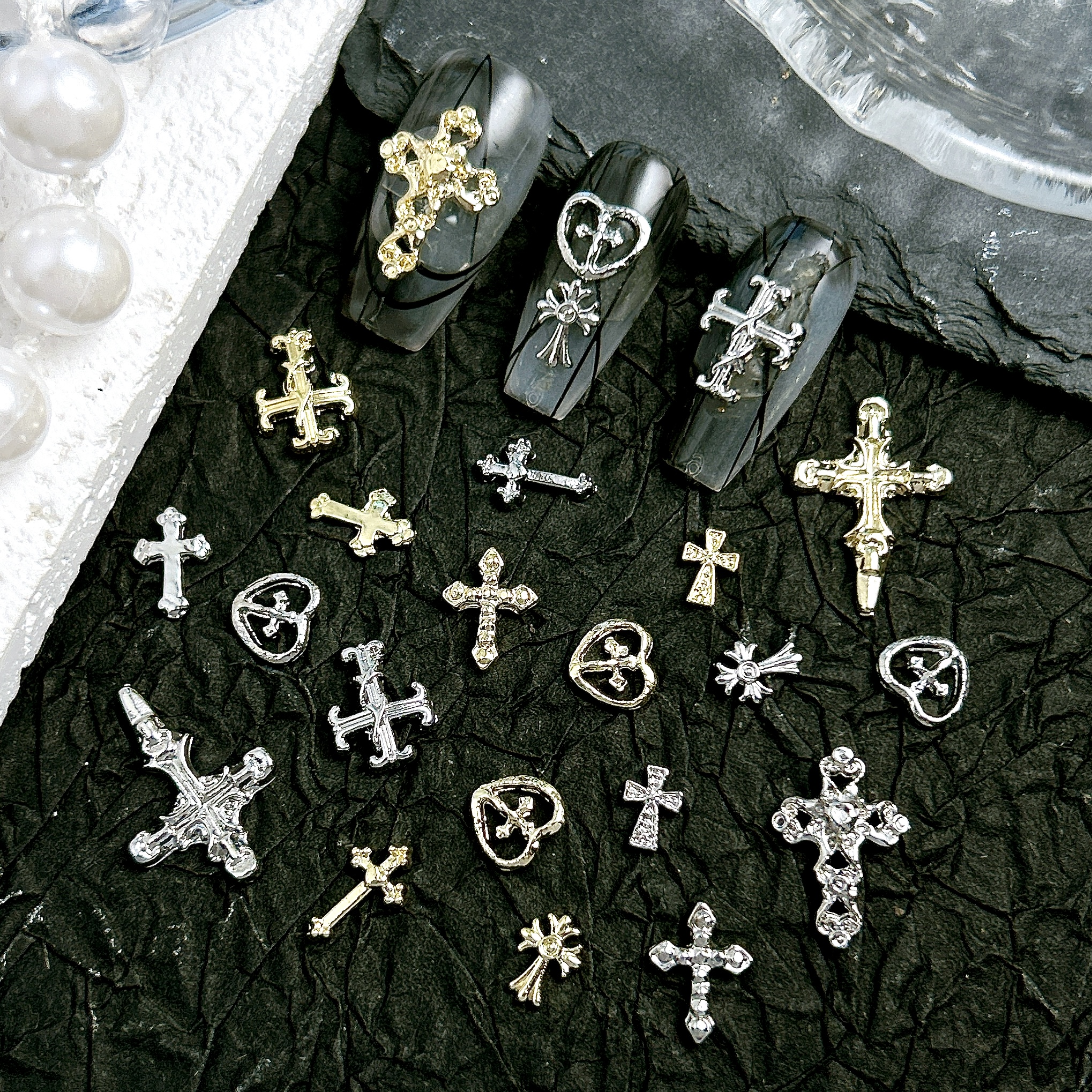 20PCS 3D Creative Exquisite Heart Cross Nail Art Charms Classic Retro Alloy Cross Nail Decorations for DIY Cool Nails Supplies