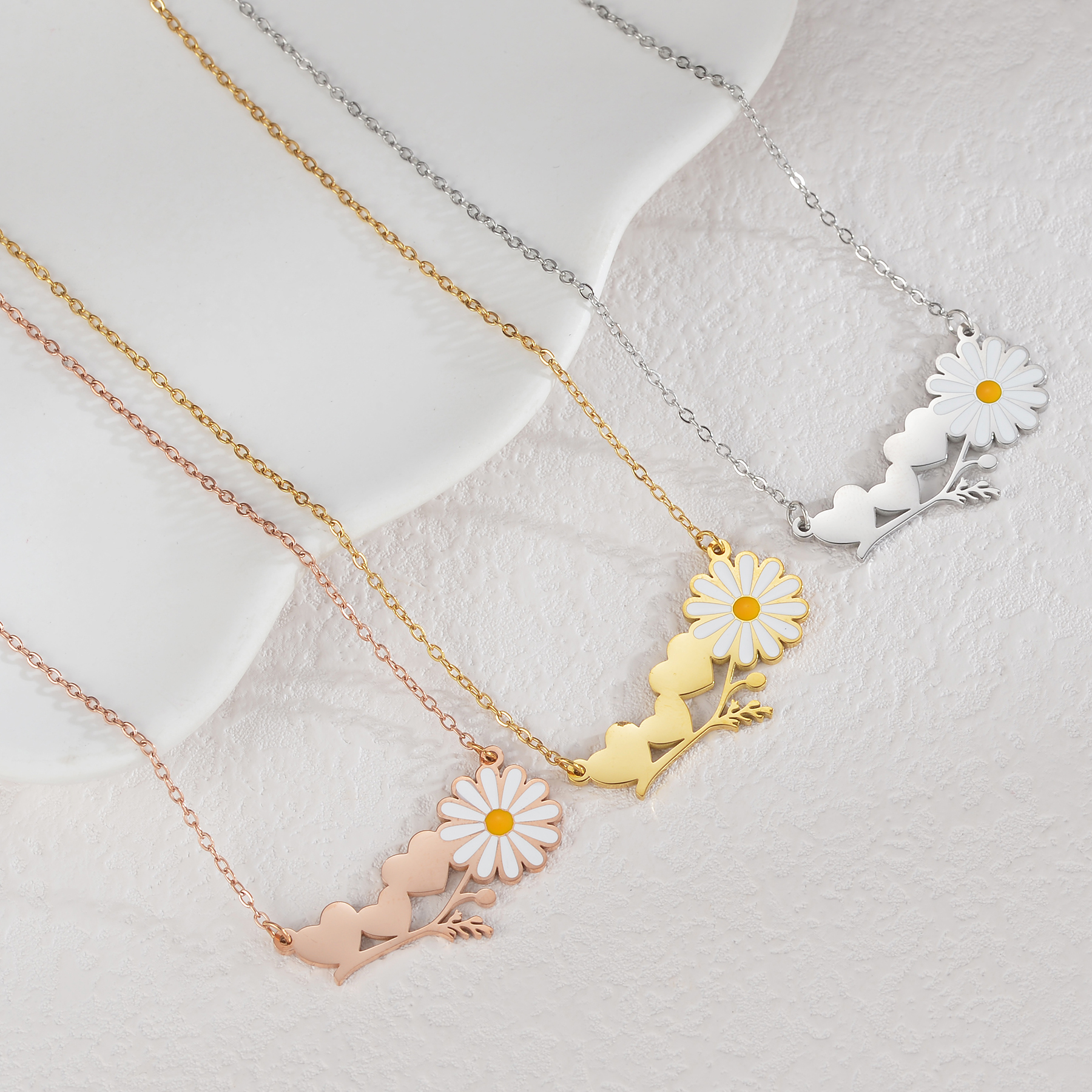 Fashion Stainless Steel Women's Necklace Fresh Sweet Oil Drop Love Daisy Pendant Charming High Quality Daily Party Jewelry