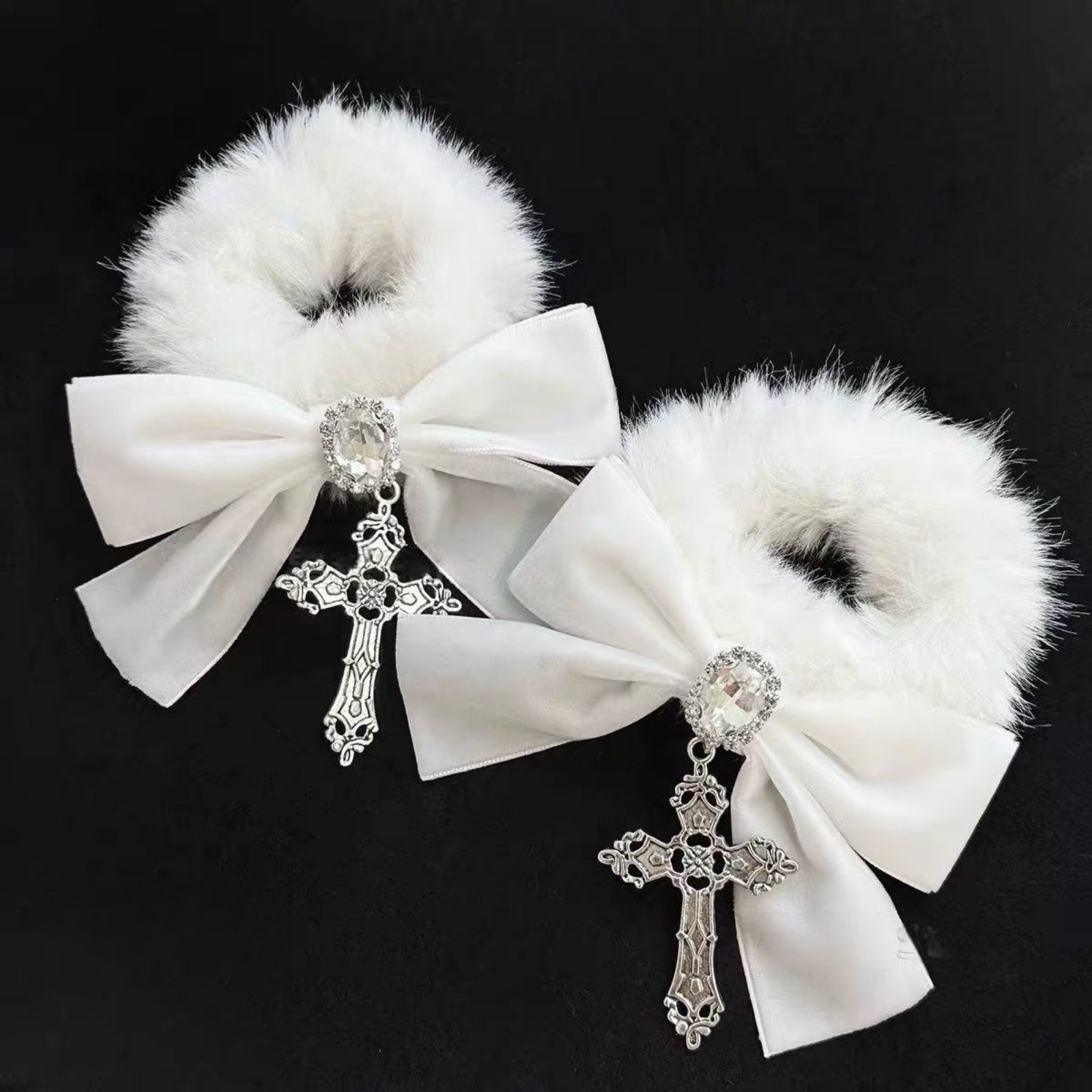 1PC Star Candy Autumn & Winter , Japanese Dolly Kei Mass-Produced Style Plush & Exquisite Velvet Bow Hair Tie, Black
