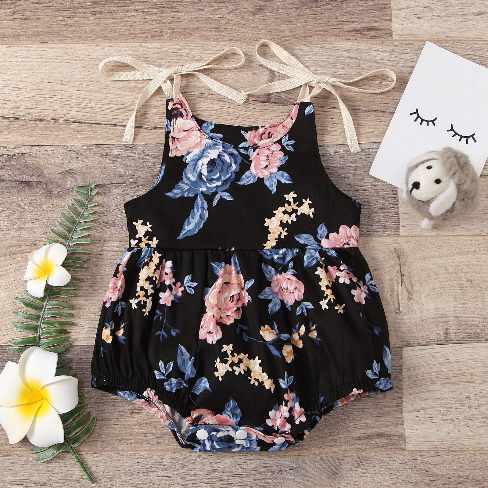 Summer female infant black and white flower print suspender triangular Romper