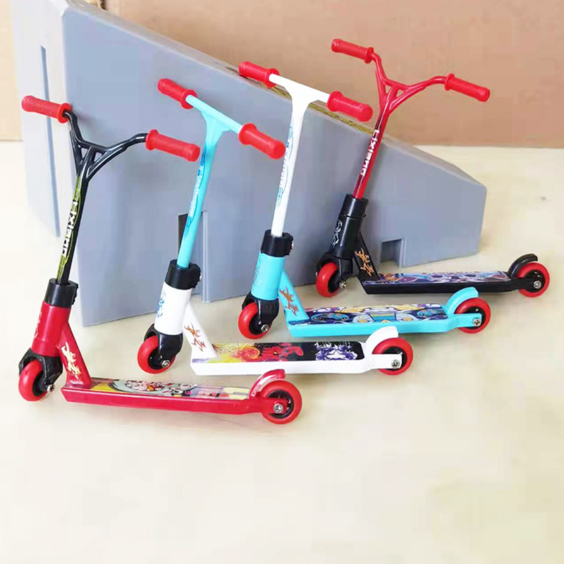 New Finger Skateboards Mini Skate Park Ramp Sets Finger Scooter Fingertip Bikes Fingerboard Extreme Sport Deck Novelty Toys