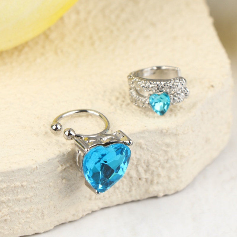 New 2Pcs Fake Piercing Clip Earrings Delicate Blue Heart Zircon Buckle Ear Cuff Cartilage Ear For Women Fashion Jewelry