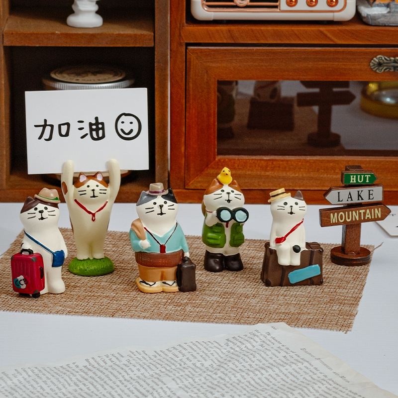 DIY Travel Cat Healing Birthday Japanese Style Desktop Mini Ornaments Central Resin Decoration Office Desk Accessories