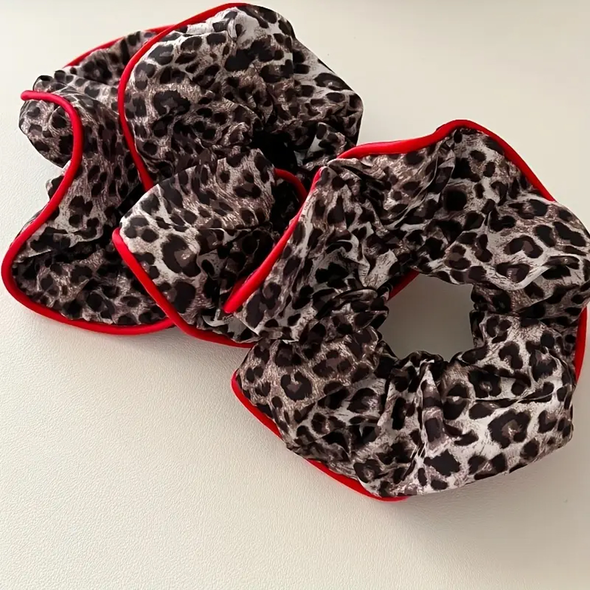 1pc Korean-style brown leopard print leather high-end woman's bun headband oversized hair tie retro hair accessory