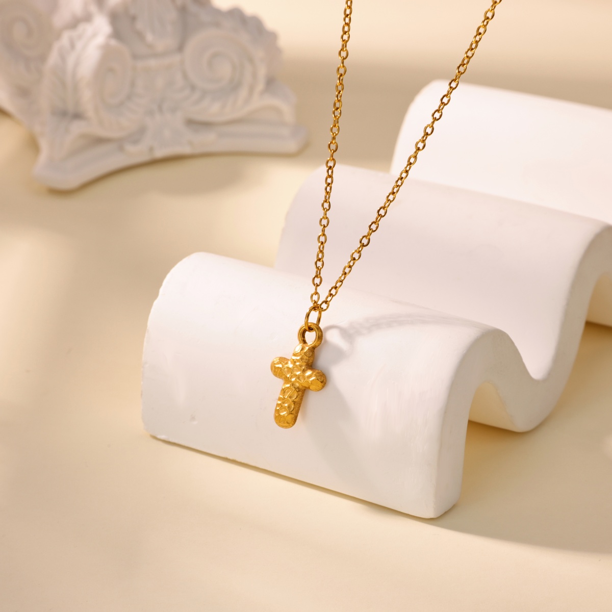 Vintage Lava Cross Pendant Necklace For Women Stainless Steel Gold Color Cross Necklace Fashion Punk Jewelry