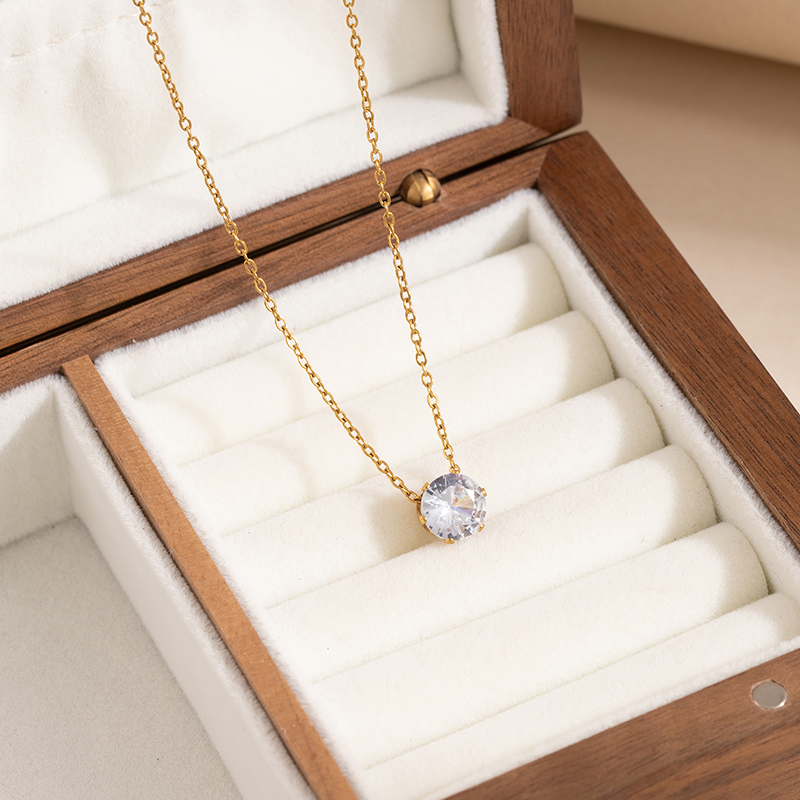 ANENJERY 316L Stainless Steel Laser Heart Zircon Pendant Necklace For Women French Luxury Design Wedding Lady Jewelry