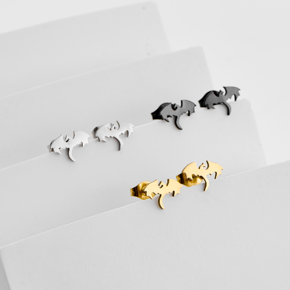 1 Pair Black Color Stainless Steel Dragon Stud Earrings for Men Simple Creative Animal Ear Stud Jewelry Birthday Party s