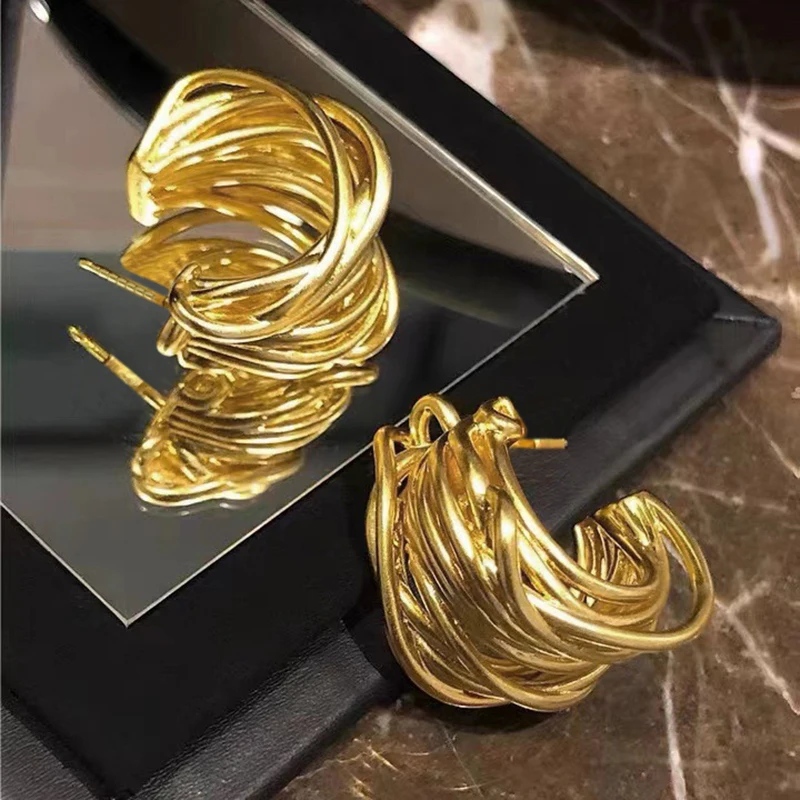 Huitan Fashionable Metal Earrings for Women Gold Color/Silver Color Modern Lady Daily Wear Statement Earrings Versatile Jewelry