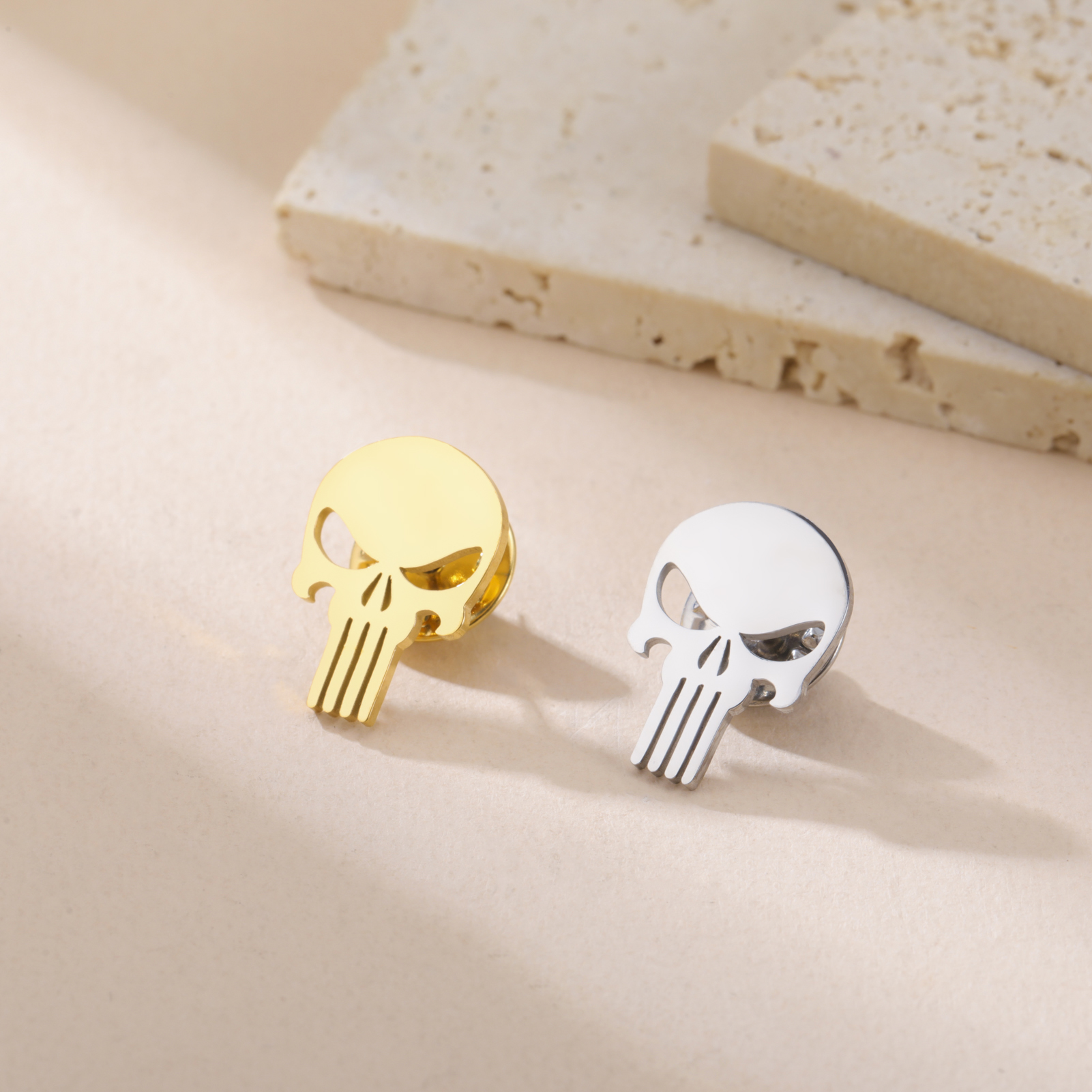 Cazador Gold Color Punk Skulls Skeleton Brooch Pins for Men Women Stainless Steel Badges on Backpack Jewelry 2025 Wholesale New