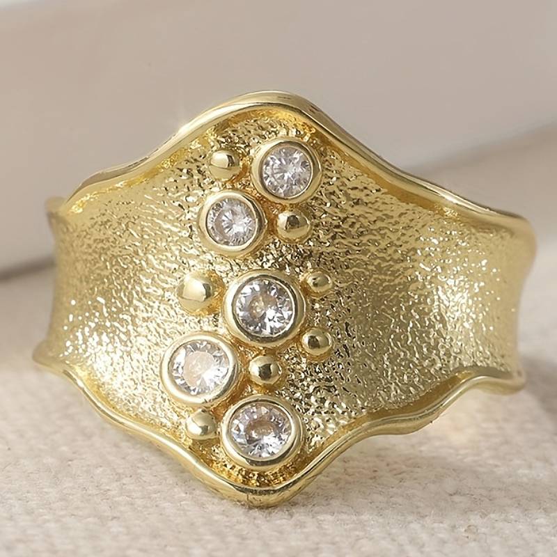 Huitan Versatile Women Gold Color Ring Inlaid Bright Cubic Zirconia Fashion Wedding Luxury Accessories Chic Jewelry for Lady