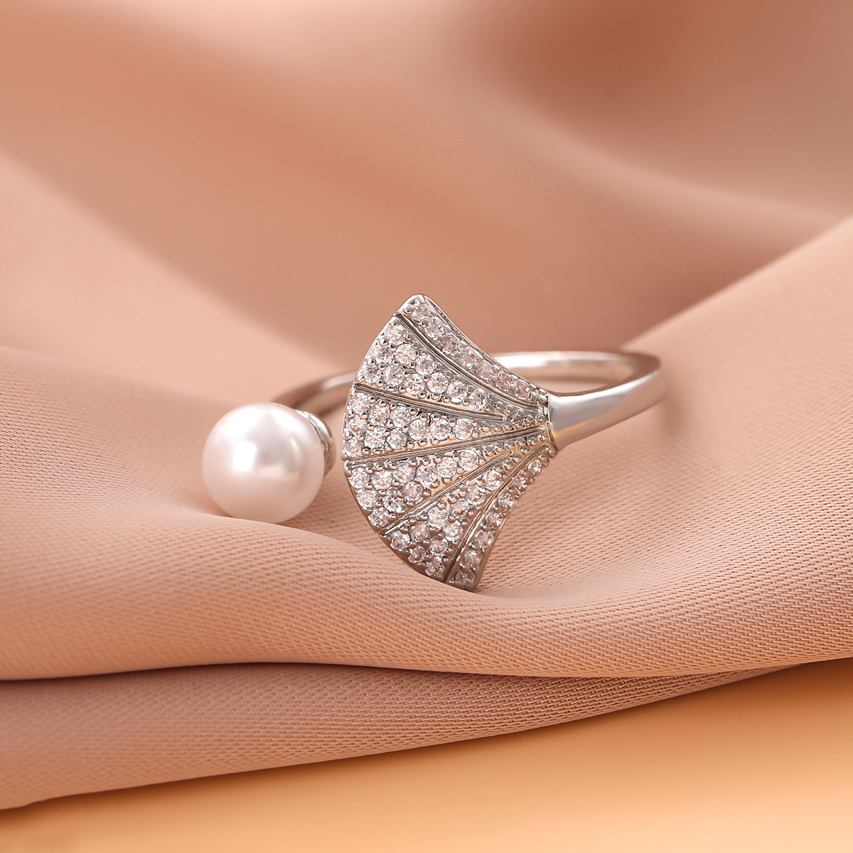 New Creative Fashion 925 Sterling Silver Full Of Crystal Shell Temperament Pearl Exquisite Personality Sweet Opening Rings R378