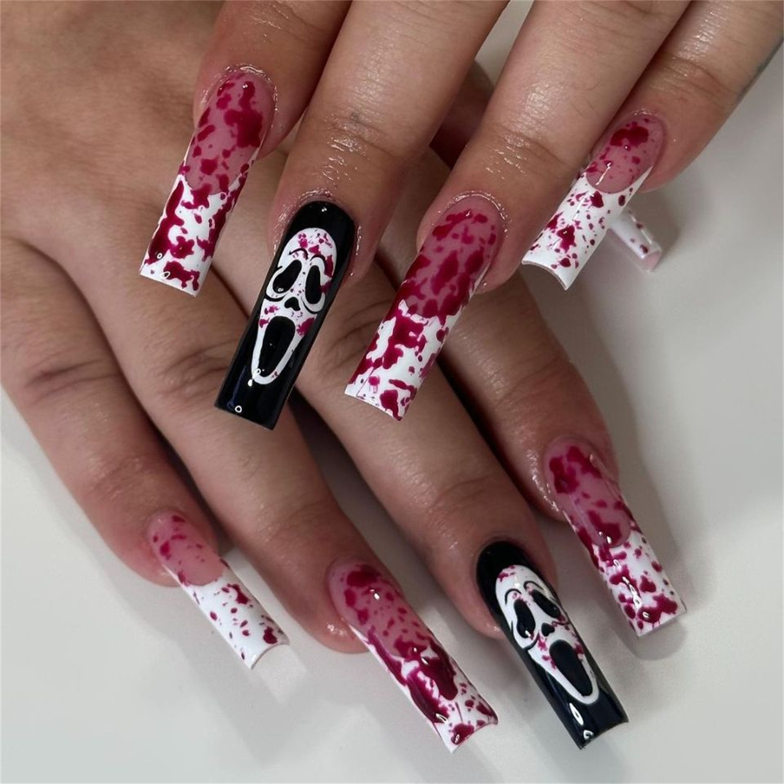 24pcs Blood Color Halloween False Nail Patches White French Style Long Coffin Press On Nail Horror Ghost Face Print Fake Nails