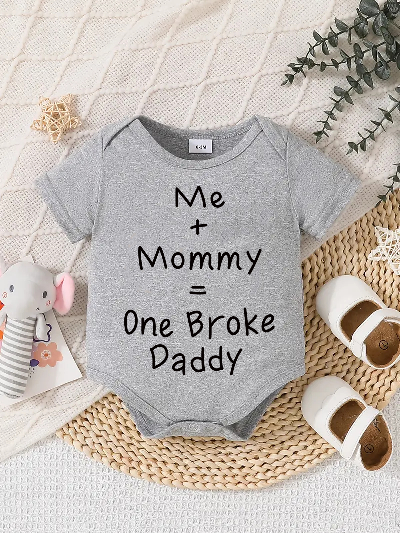 Baby short-sleeved triangle bodysuit, fun letter print, button design, easy to care for, suitable for new parents.