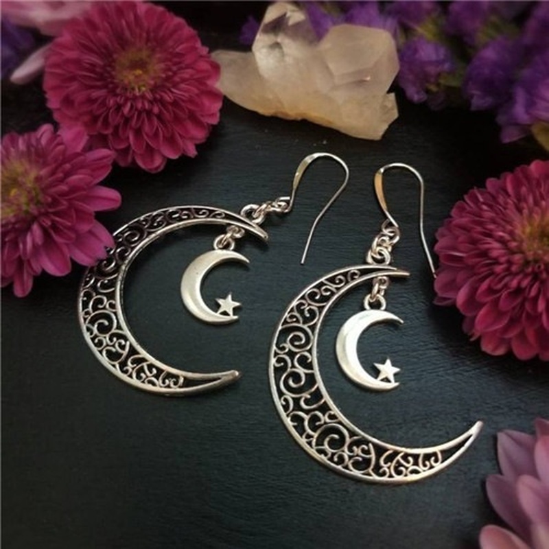 New Hot Selling Fashion Trend Simple Natural Style Earrings Hollowed Out Star Moon Pendant Jewelry
