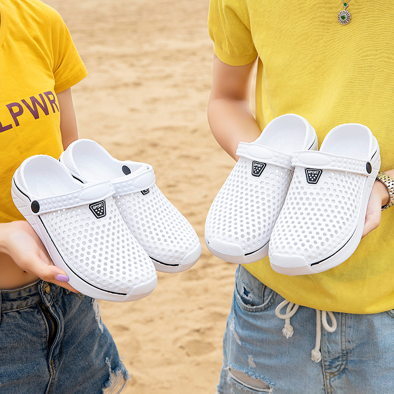 Couple’s EVA Clogs Slippers Flat Sandals Women and Man Summer Slippers Garden Shoes Beach Shoes Ultra Light and Soft Clog