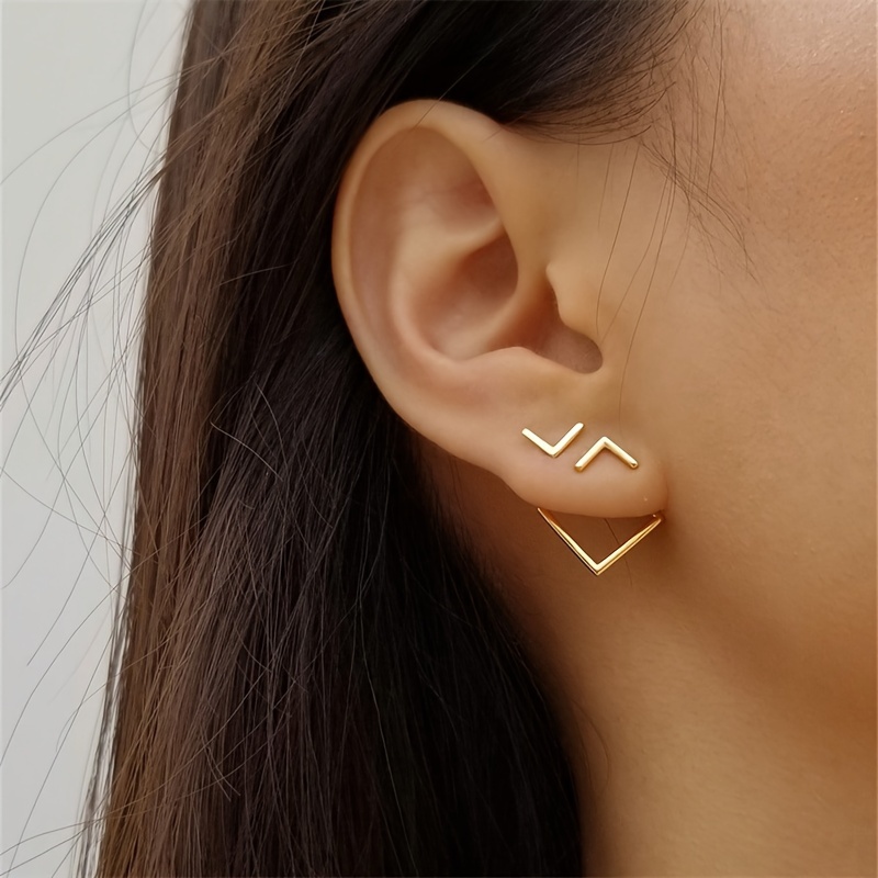 1 pair of square hollowed out hanging earrings, one pair to wear, one pair to wear, ladies' fashionable earrings to wear