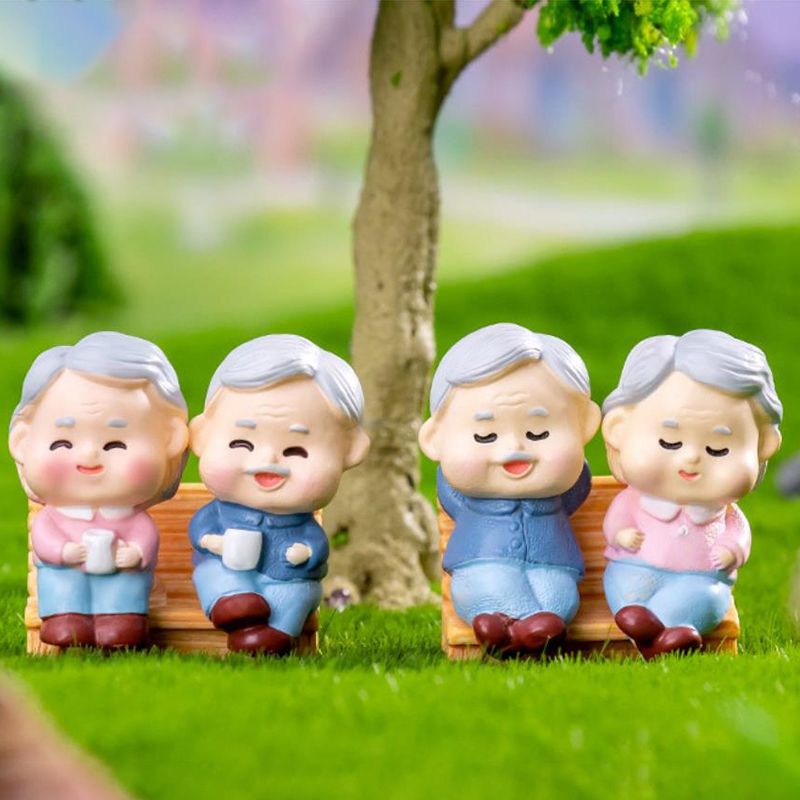 1Pcs Mini Proposal Grandpa Grandma Figurines Landscape Decoration Car Dashboard Home Ornaments Gift