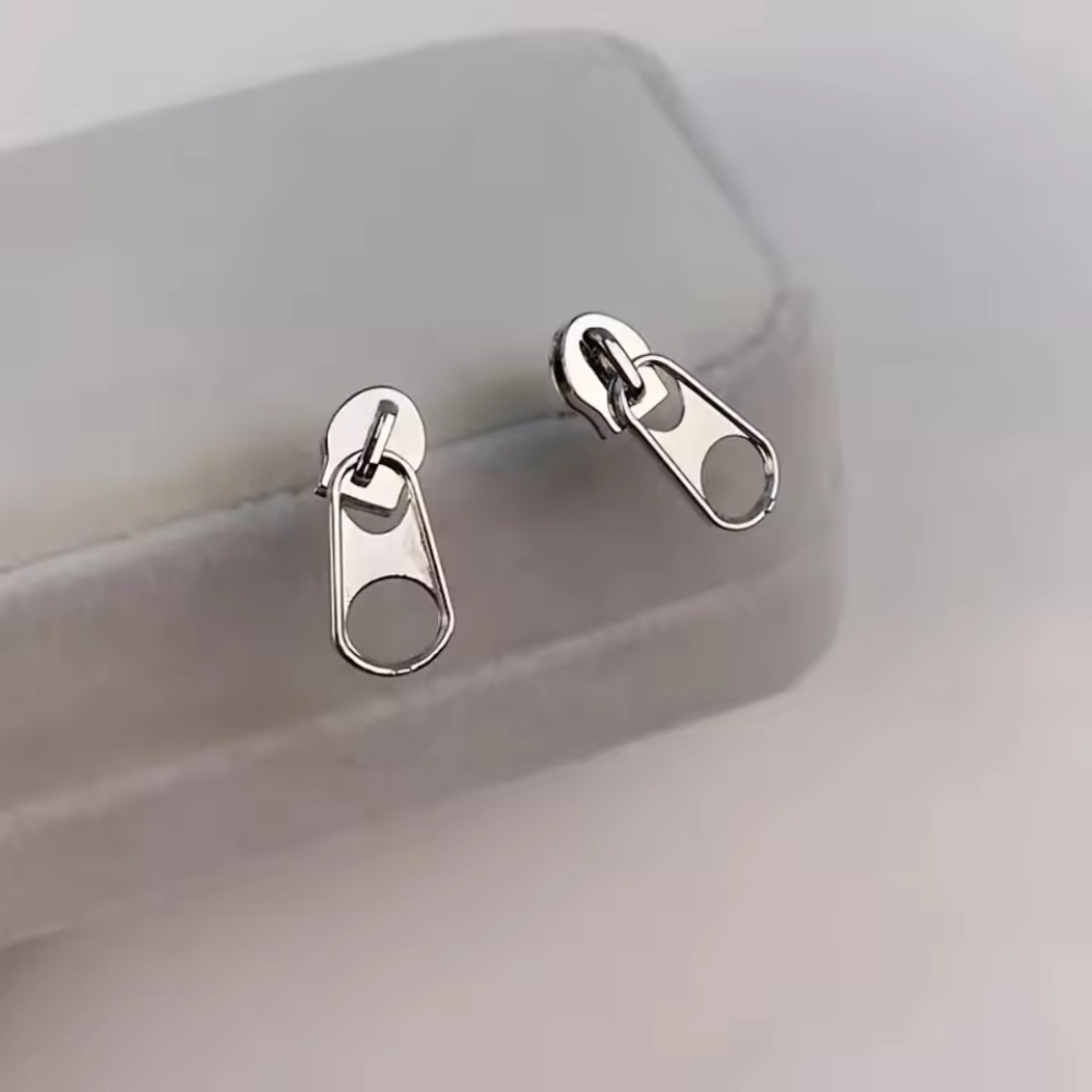 1 Pair Hip-hop Creative Zipper Puller Design Stud Earrings Retro Funny Party Jewelry Perfect Earrings for Men Women Vintage