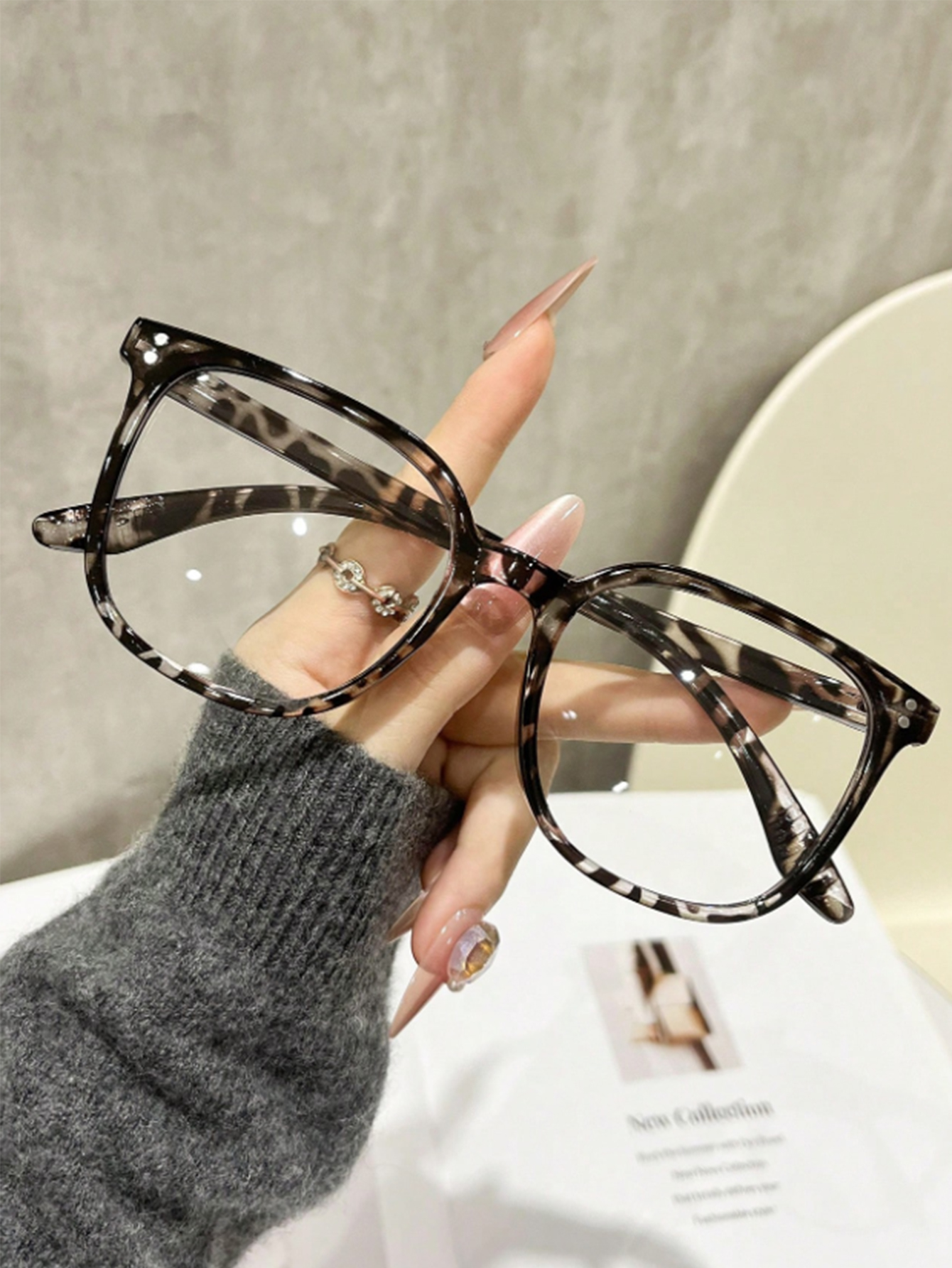 1Pc New Leopard Print Square Frame Fashion Non-Prescription Glasses, Make the Face Look Slimmer Without Makeup, Versatile for Co