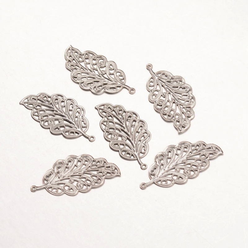 50pc 316 Surgical Stainless Steel Pendants Leaf Stainless Steel Color 33.5x17x0.5mm Hole: 1mm pen gpt