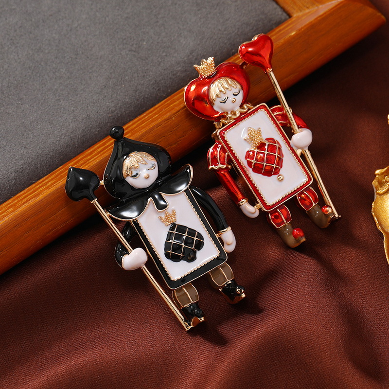Cute Heart and Spade Cartoon Figure Soldier Brooch For Women Enamel Clown Brooches Pins Suit Coat Clothes Accessories