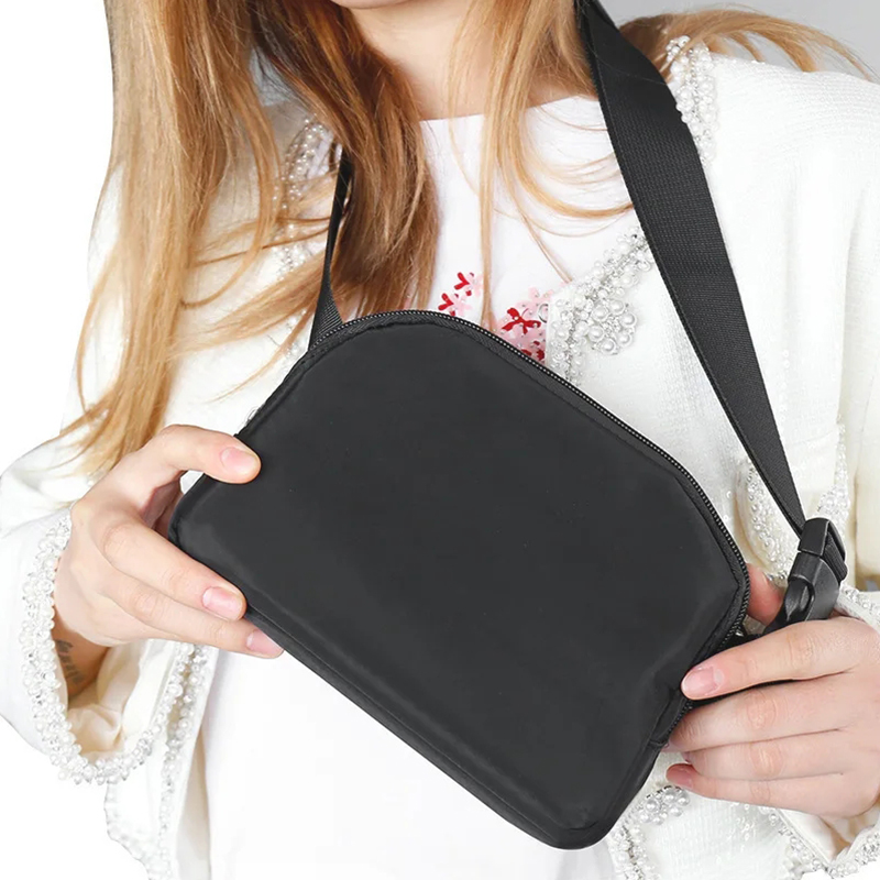 Solid-color fashionable large-capacity lightweight women's waist bag, sporty portable single-shoulder bag and chest bag1 Piece