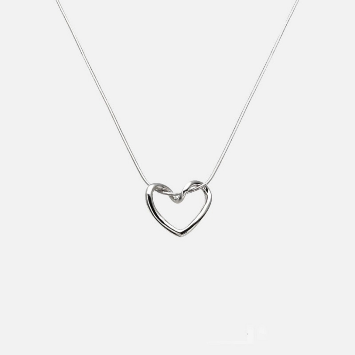 Punk Simple Hollow Heart Pendant Necklace For Women Men Temperament Stainless Steel Love Heart Clavicle Chain Wedding Jewelry