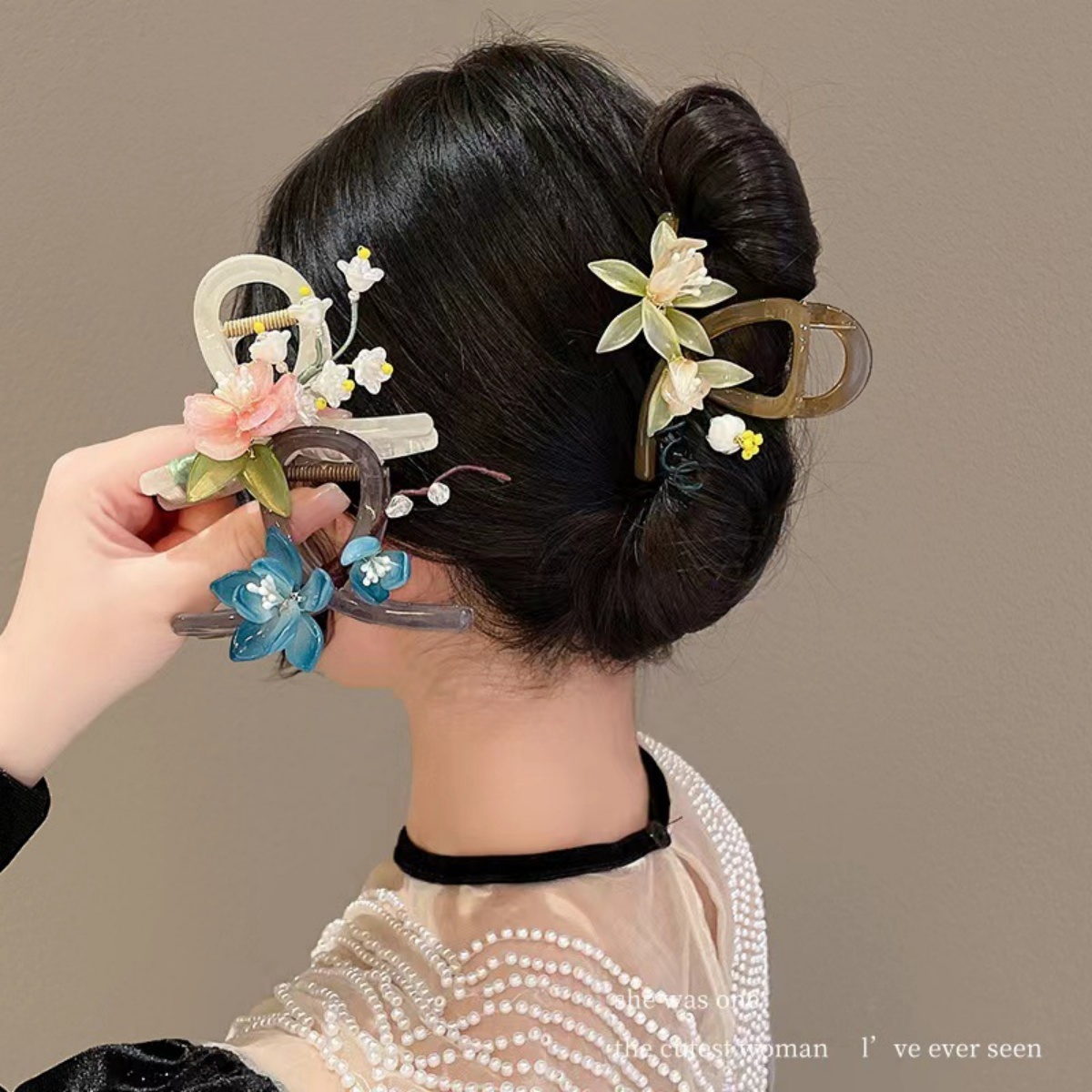 2025 New Flower Hair Claw For Women Elegant Chinese Style Magnolia Bamboo Leaf Peach Blossom Hair Clips Summer Beach Shark Claws
