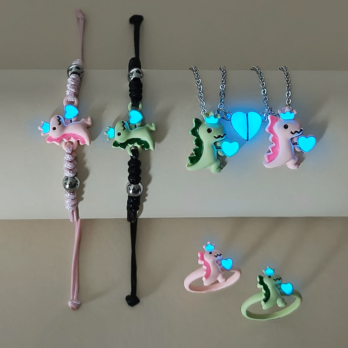 6-Piece Set Glowing Heart Dinosaur Couple Necklace Bracelet Ring Set Cute Luminous Crown Accessories for Valentine's Day