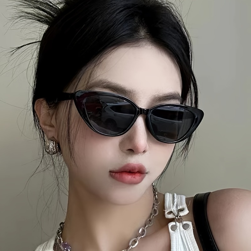 Women's Retro Cat Eye Sunglasses UV Protection Sunscreen Fashionable Small Frame Glasses for Square Oval Round Faces