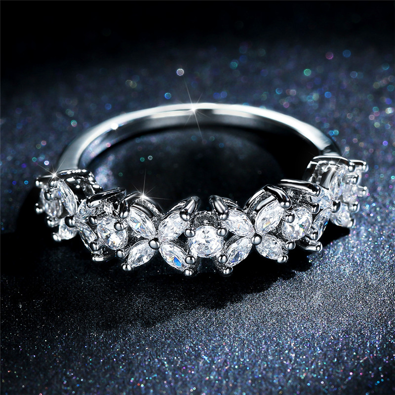 Luxury Female Crystal White Zircon Stone Engagement Ring Cute Wedding Jewelry For Women