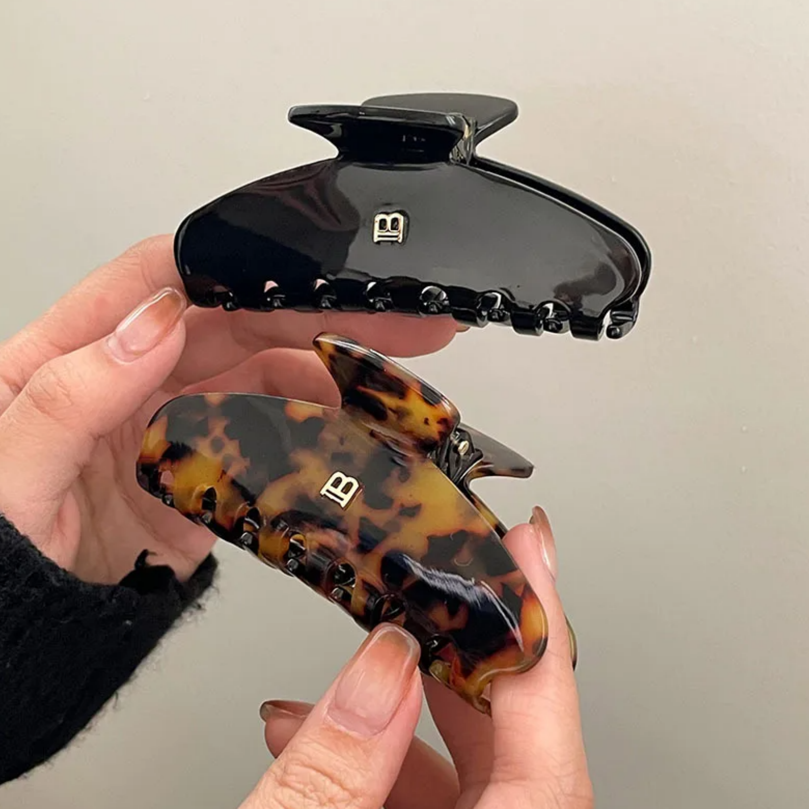 1PC　2025 Letter Hairclaws 9CM Shark Clip High Ponytail Hair Grab Clip Headwear Women's Fashion Barrettes Hair Accessories New