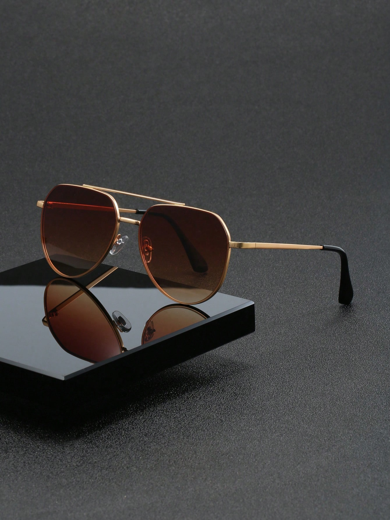 1 pair of men's brown metal frame oval high-end stylish versatile fashion sunglasses suitable for outdoor sun protection