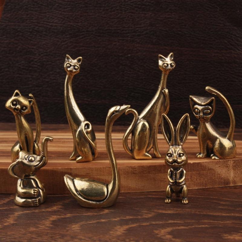 Funny Cat Brass Small Ornament Home Office Desktop Kitten Figurines Handmade Tabletop Copper Animal Sculpture Decoration Crafts