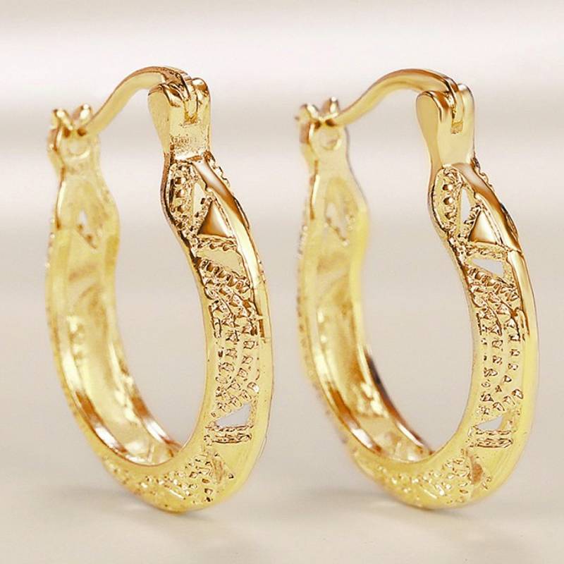 Huitan Women Hoop Earrings Hollow Out Engraved Design Elegant Lady Party Wedding Accessories Luxury Metal Jewelry for Daily