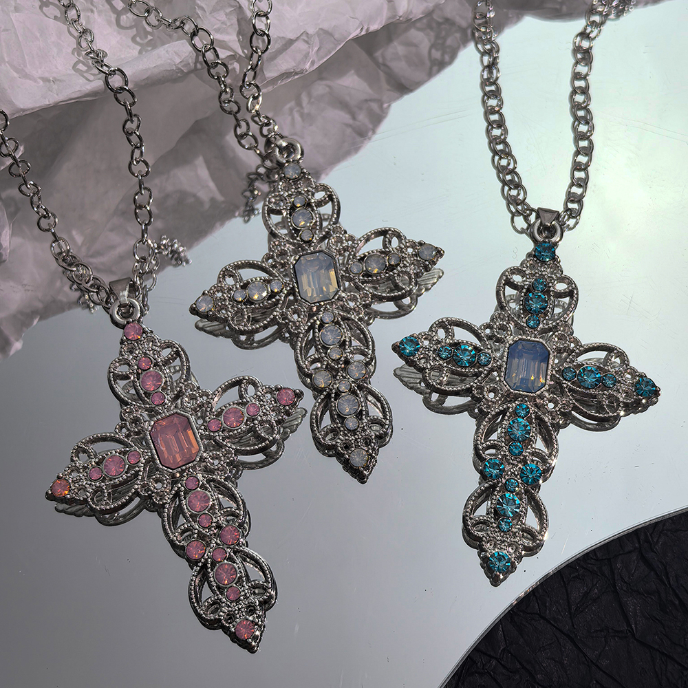 Gothic Vintage Cross Pendant Necklace Set Silver Tone Rhinestone Inlaid Filigree Cross Necklaces for Women Punk Streetwear