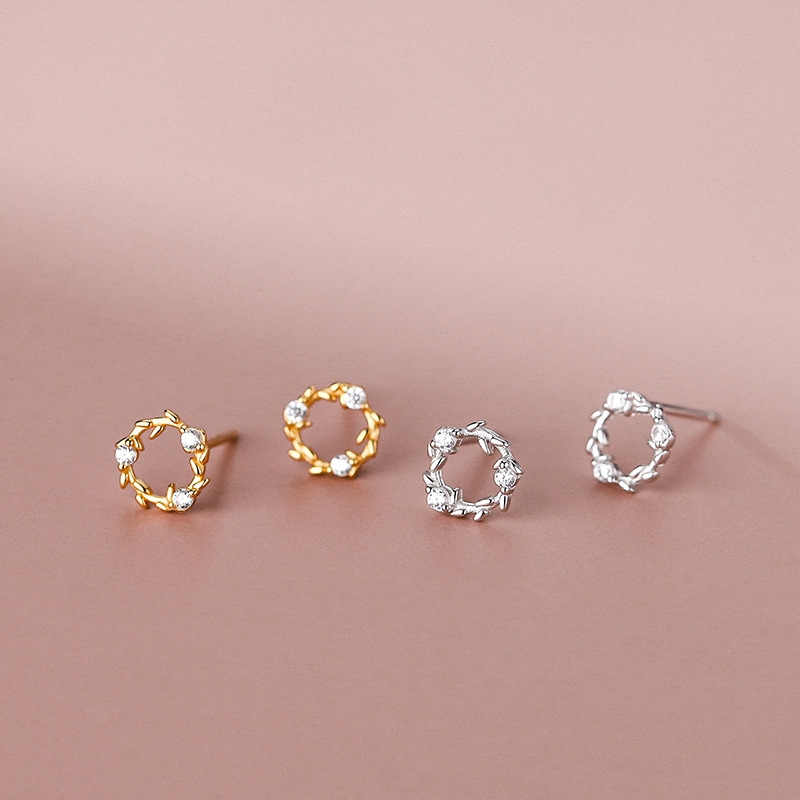 New Korean Fashion Classic Round Wreath Shiny Zircon Small Stud Earrings for Women Sweet Teen Party Flowers Ear Jewelry Gift
