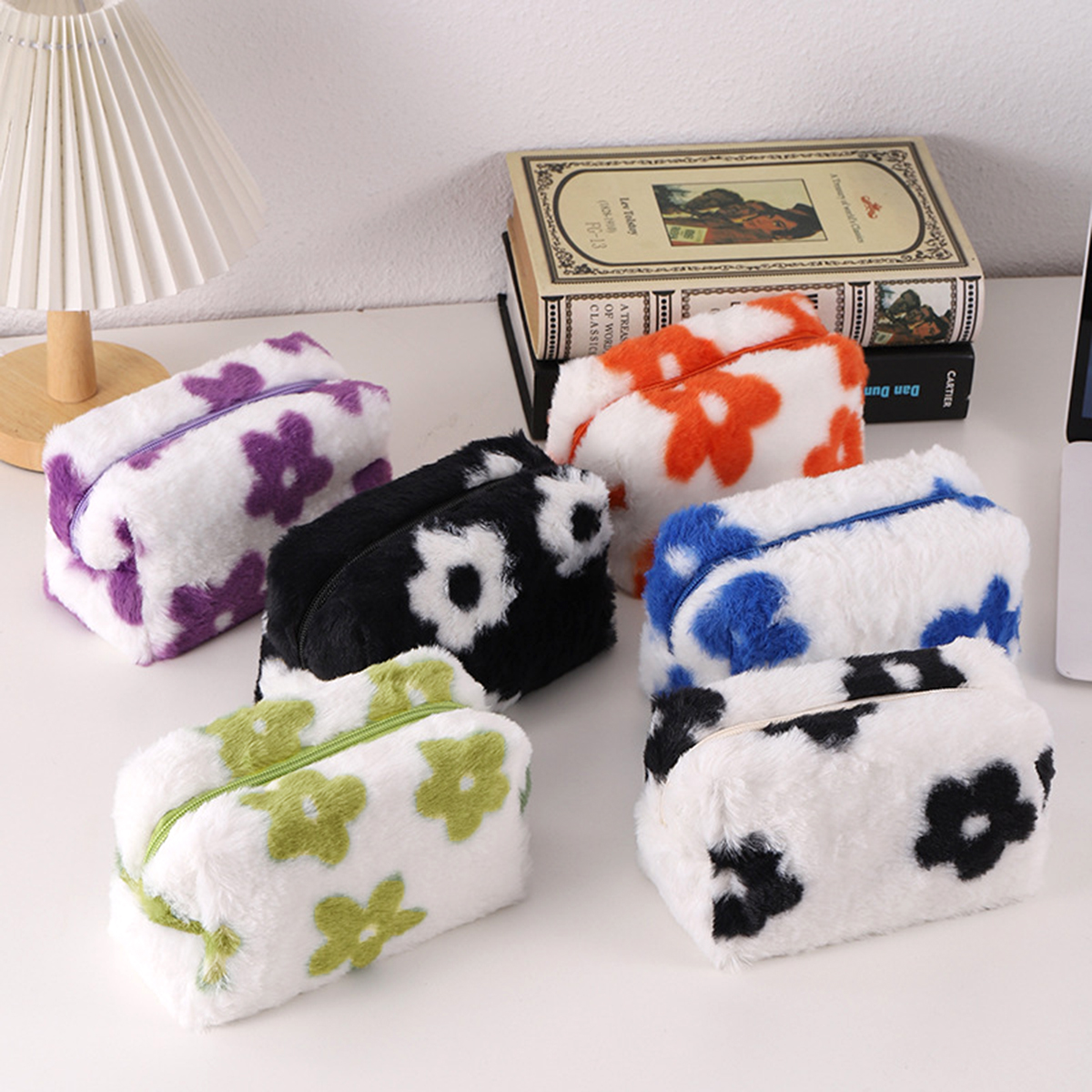 1PC Floral Pattern Plush Makeup Bag, Soft Material, Portable Daily Item Cosmetics and Makeup Brush Storage Bag