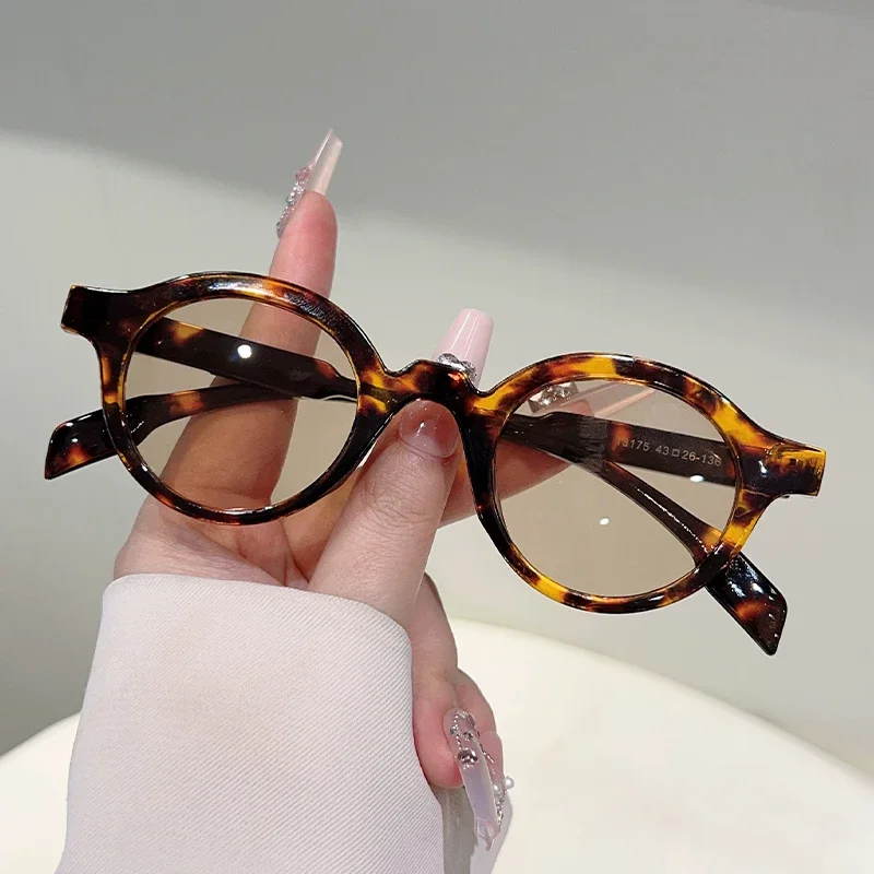 GM LUMIAS Round Rim Sunglasses Men Vintage Candy Color Outdoor Casual Shades Women Retro Brand Design Cute Gradient Sun Glasses