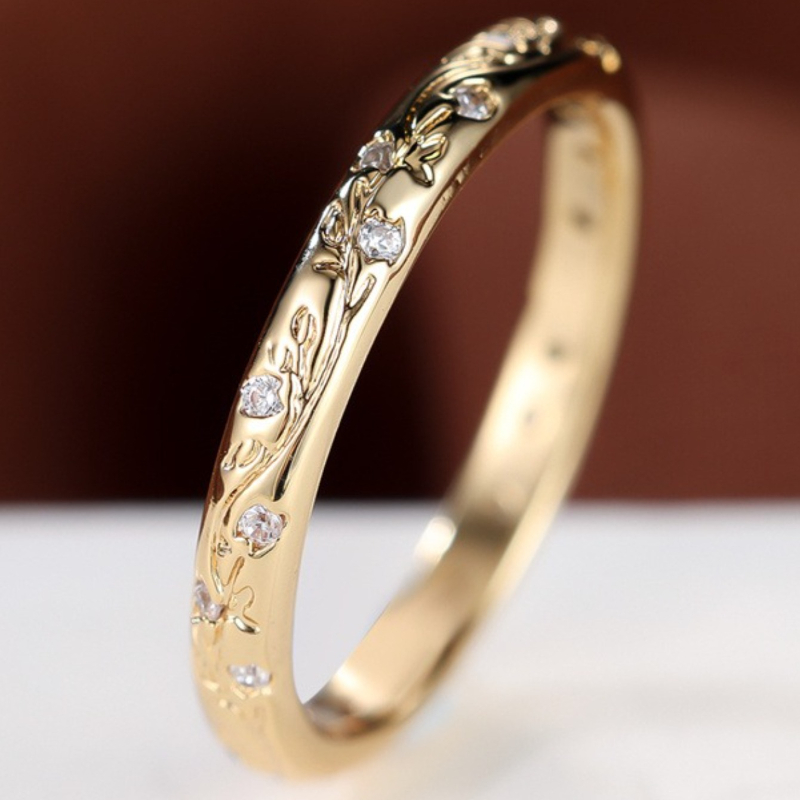 Luxurious Carved Flower Style Inlaid with White Zircon Gold Color Circular Ring for Women's Bride Daily Wear Party Jewelry