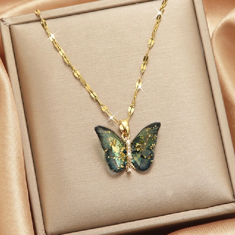 Elegant Gold Plated Titanium Steel Butterfly Necklace Pendant for Women Fashion Accessories Simple Jewelry