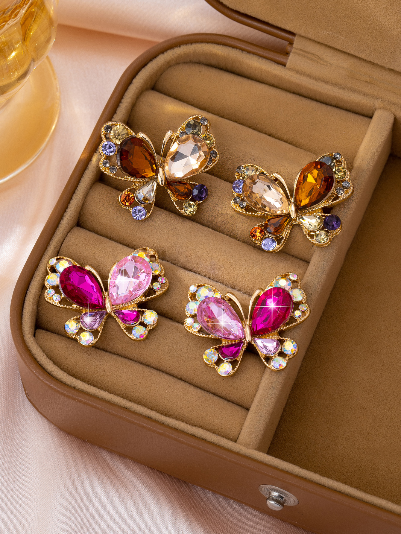 1 Pair of Elegant Retro-Style, Sweet and Romantic Girly-Style, Pastoral Forest-Style Colorful Gemstone Butterfly Earrings for Women, Available in Orange-Brown/Rose Pink, Suitable for Pairing with Floral Dresses, Chiffon Shirts, Light-Colored Suits, Lac...