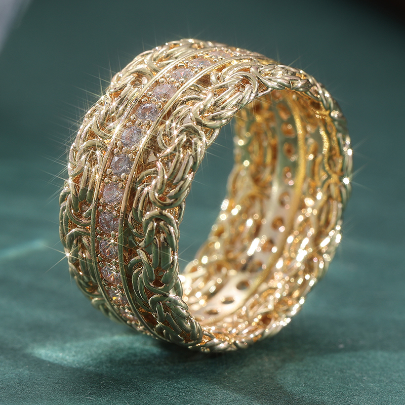 Luxurious Wide Faced Copper Ring Inlaid with Synthetic White Zircon for Women's Engagement and Wedding Jewelry