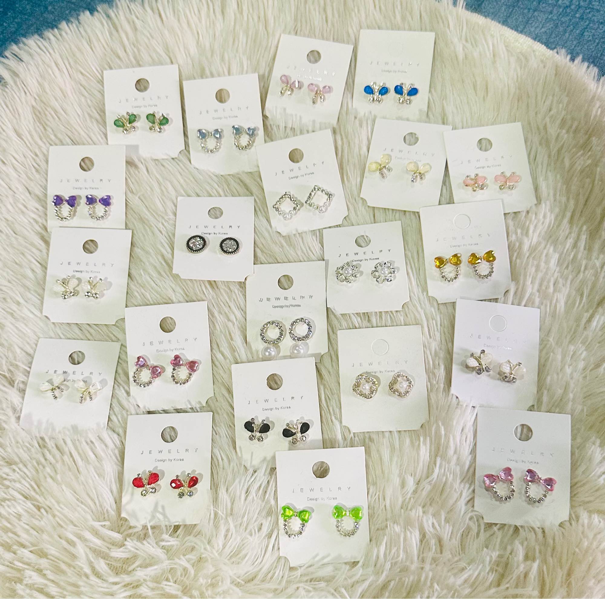 Women's Classic Ear Studs 1 Pair
