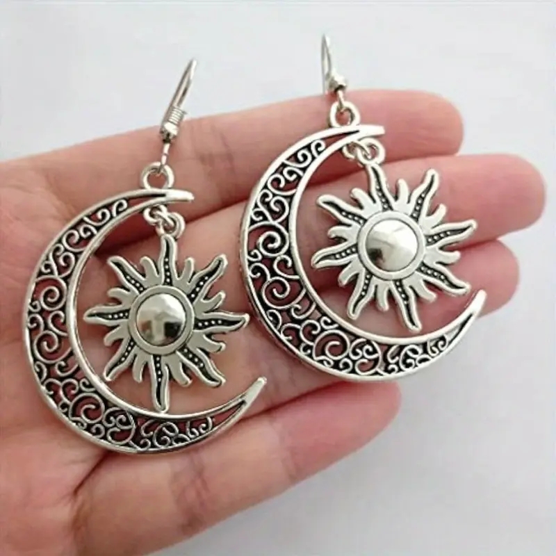 Vintage Hand Carved Moon Star Shaped Dangle Earrings Silvery Plated Women's Fashion Jewelry Creative Festival Accessories