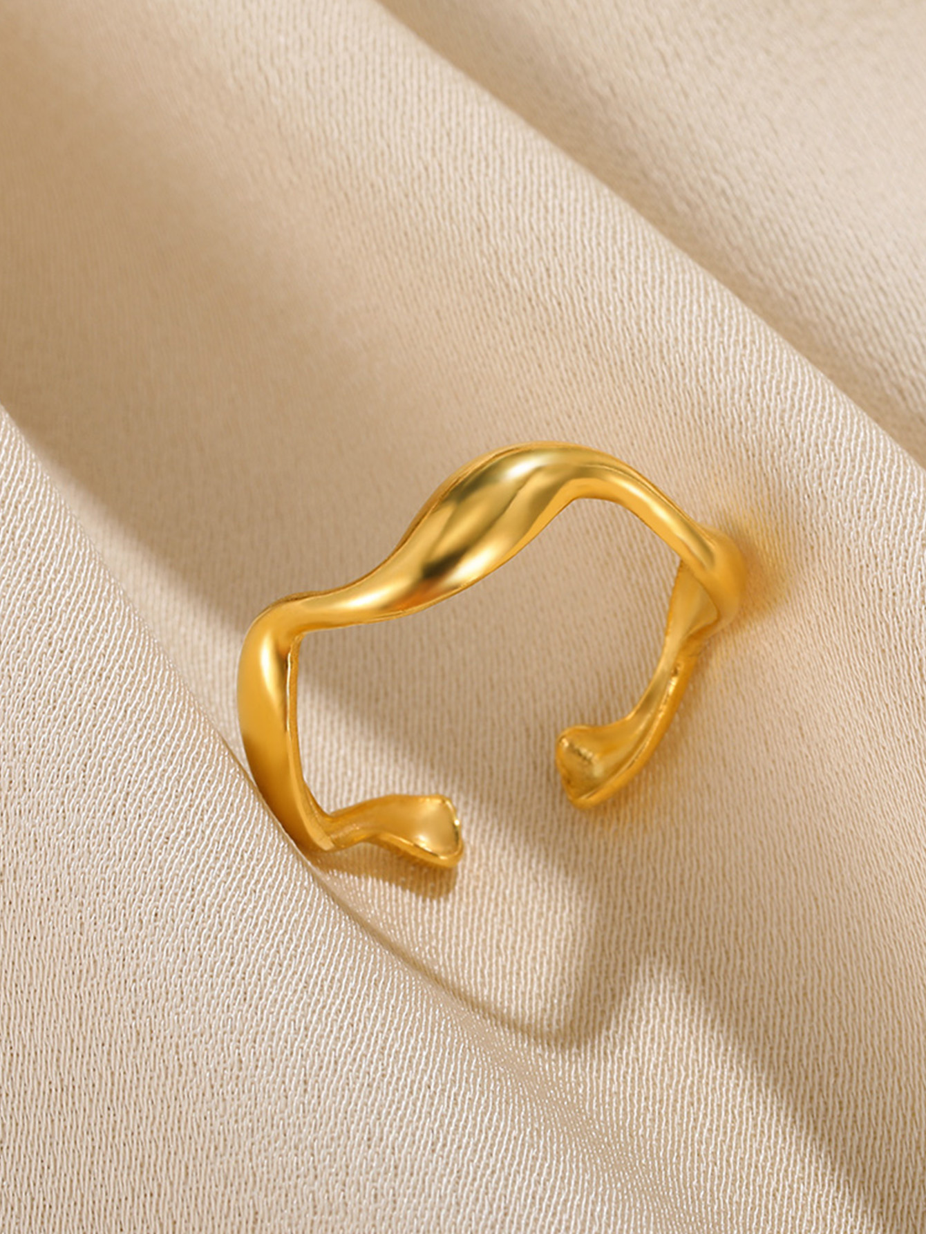 Creative Wave Shape Stainless Steel Rings For Women Men Open Adjustable Gold Color Finger Rings Wedding Female Jewelry 2024
